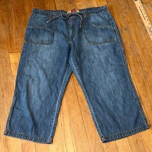 Old Navy mid rise capri jeans with drawstring size‎ 8